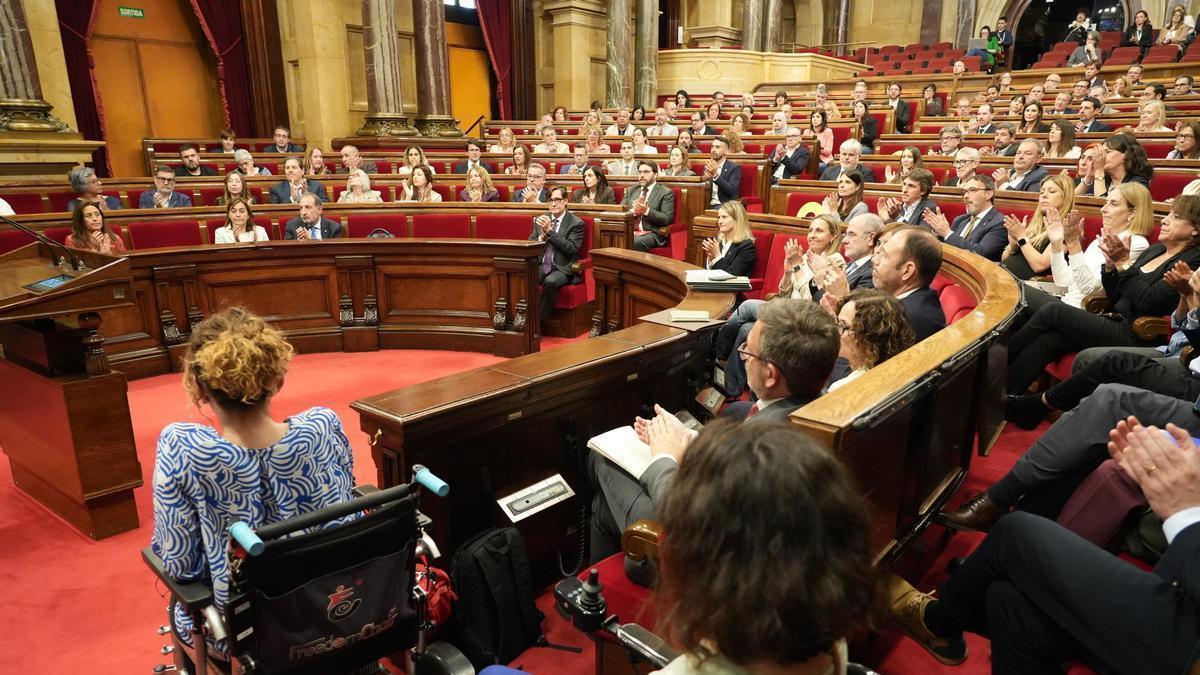 Votació al Parlament sobre el dectet d’ELA amb la presència d’afectats per la malaltia.