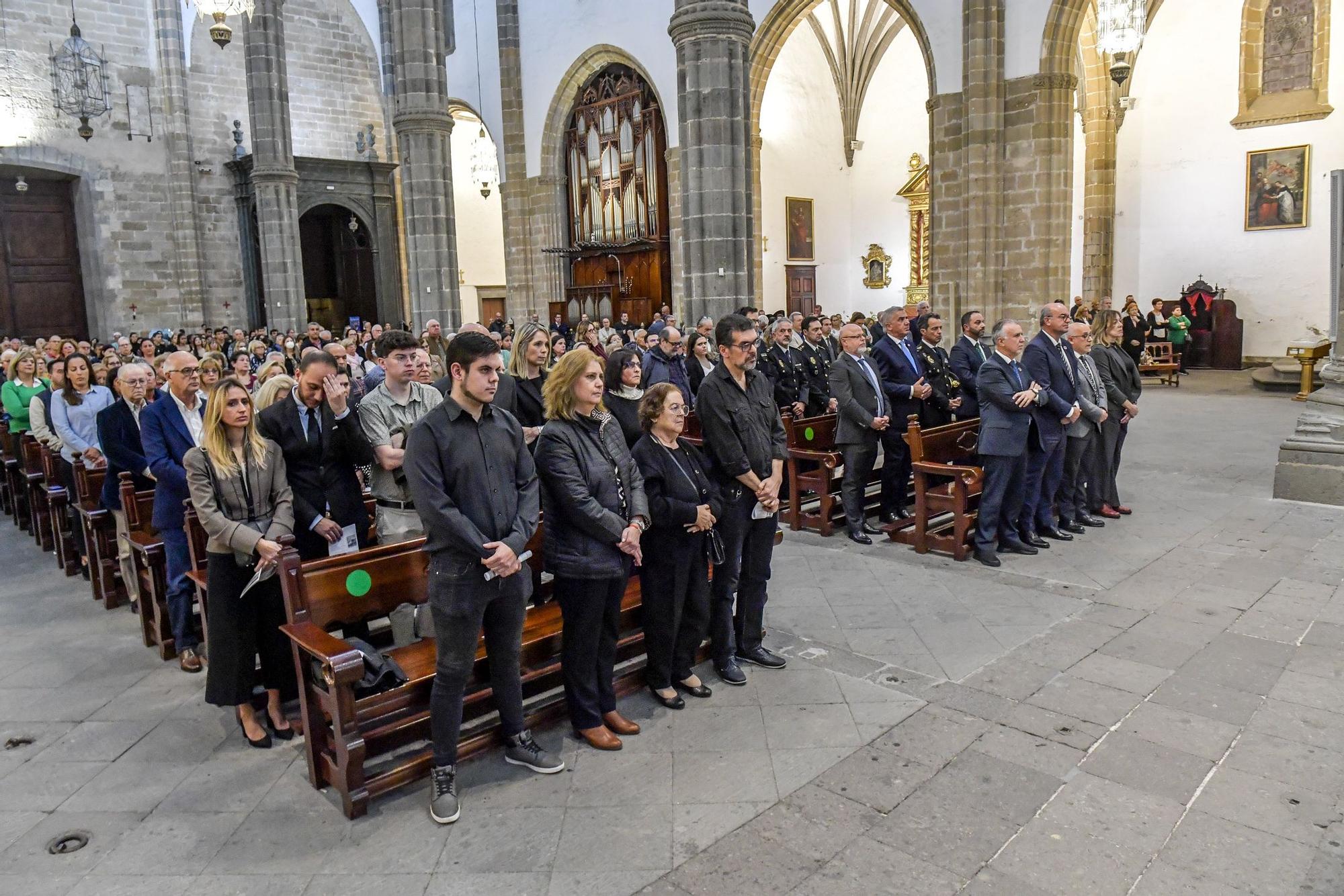 Funeral en Santa Ana por la familia grancanaria fallecida en un accidente de tráfico en Rumanía