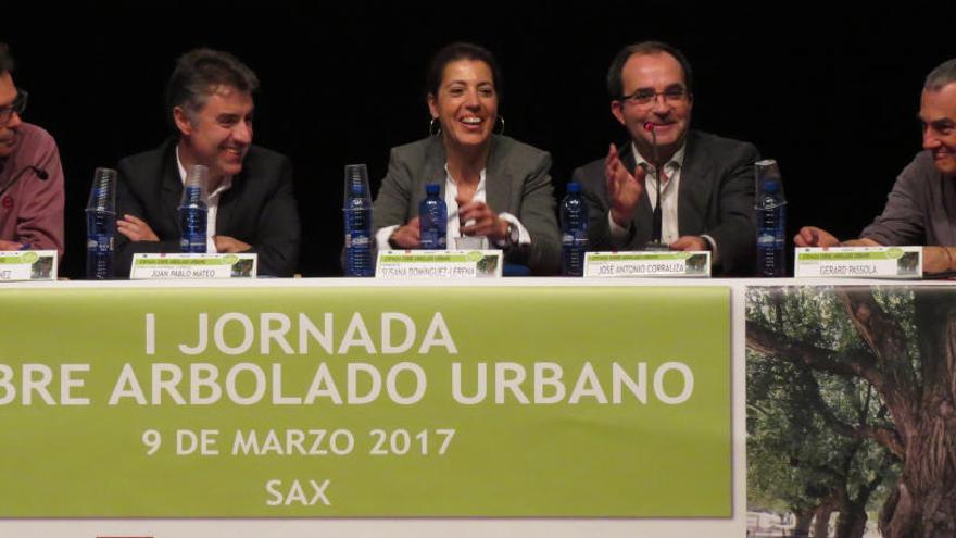 Los ponentes de la jornada sobre el arbolado urbano en Sax