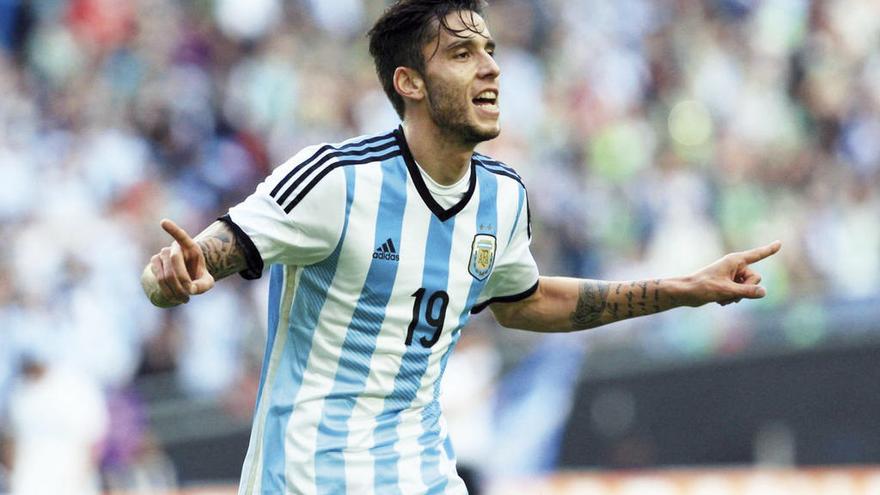 Ricky Álvarez celebra su gol a Eslovenia con la selección argentina en el Mundial de Brasil. // Reuters