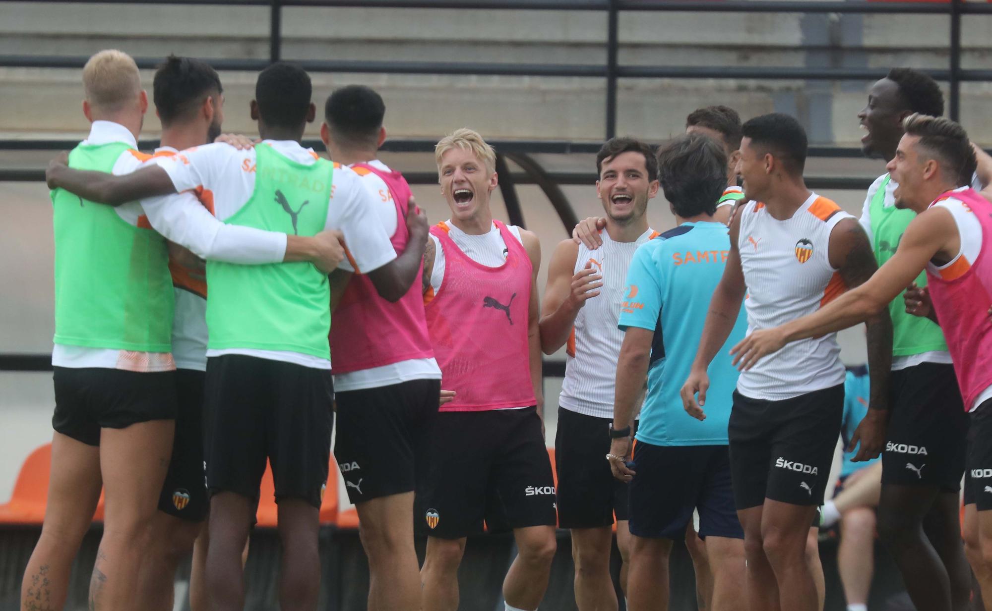 Entrenamiento del Valencia antes del encuentro frente al Athletic de Bilbao