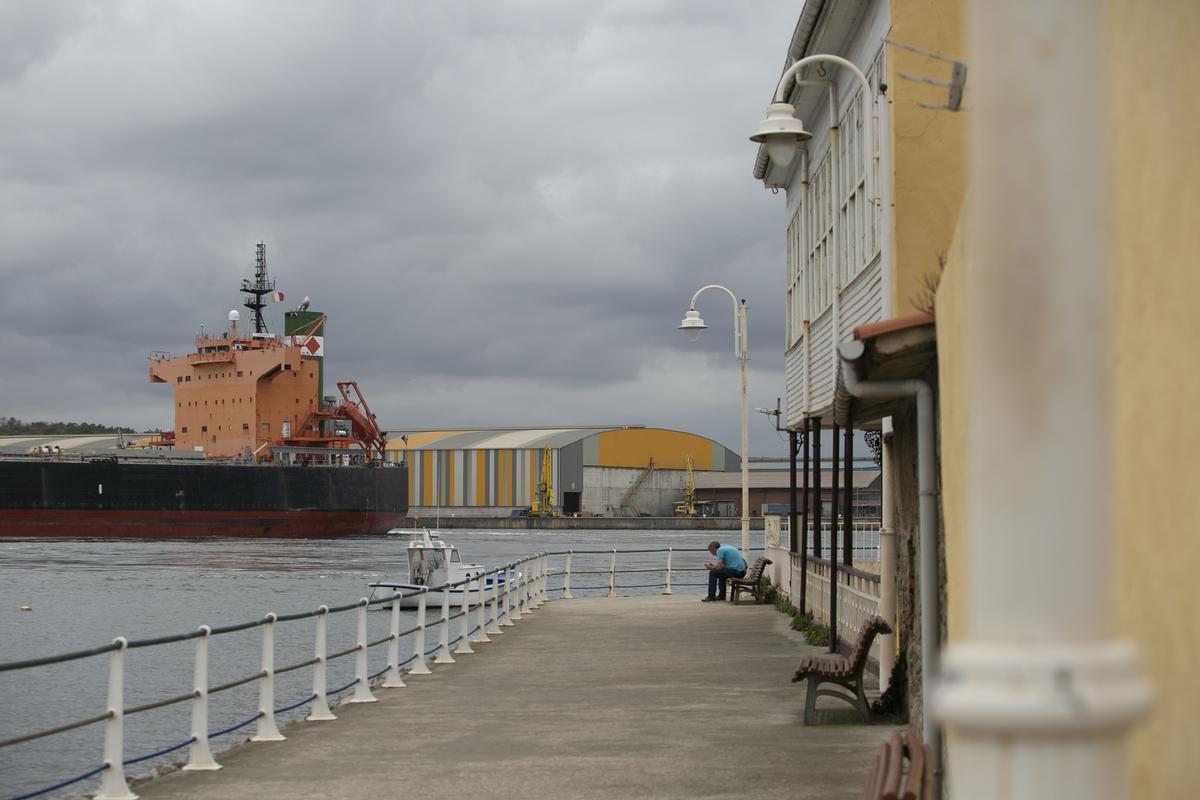 Un coloso en el Puerto de Avilés