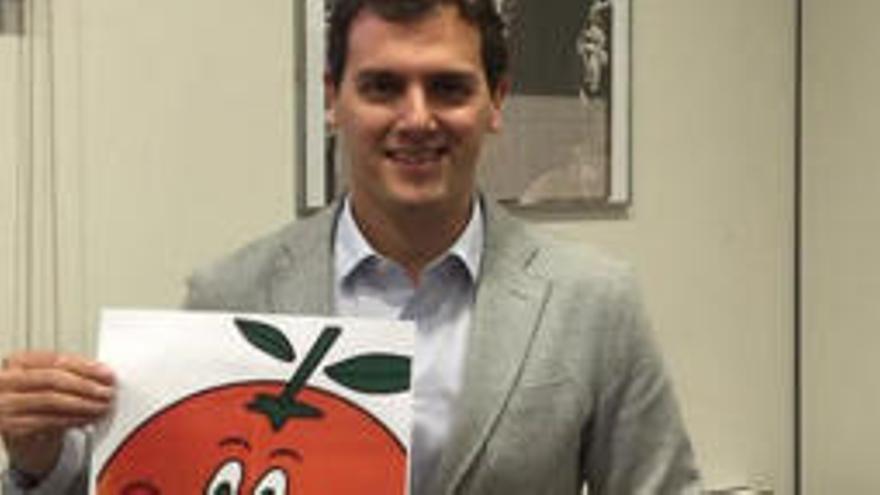 Albert Rivera, con la foto de Naranjito.