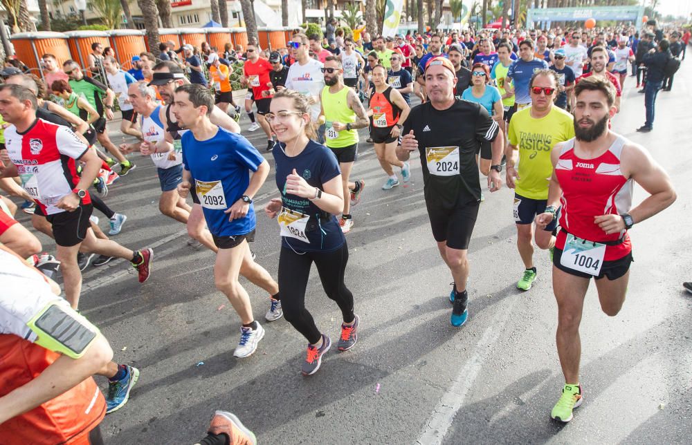 Hamid se adjudica el Medio Maratón de Alicante.