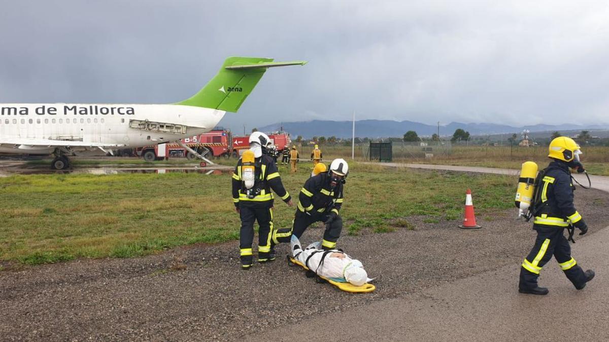 Aena realiza un simulacro de accidente aéreo en el aeropuerto |  AENA