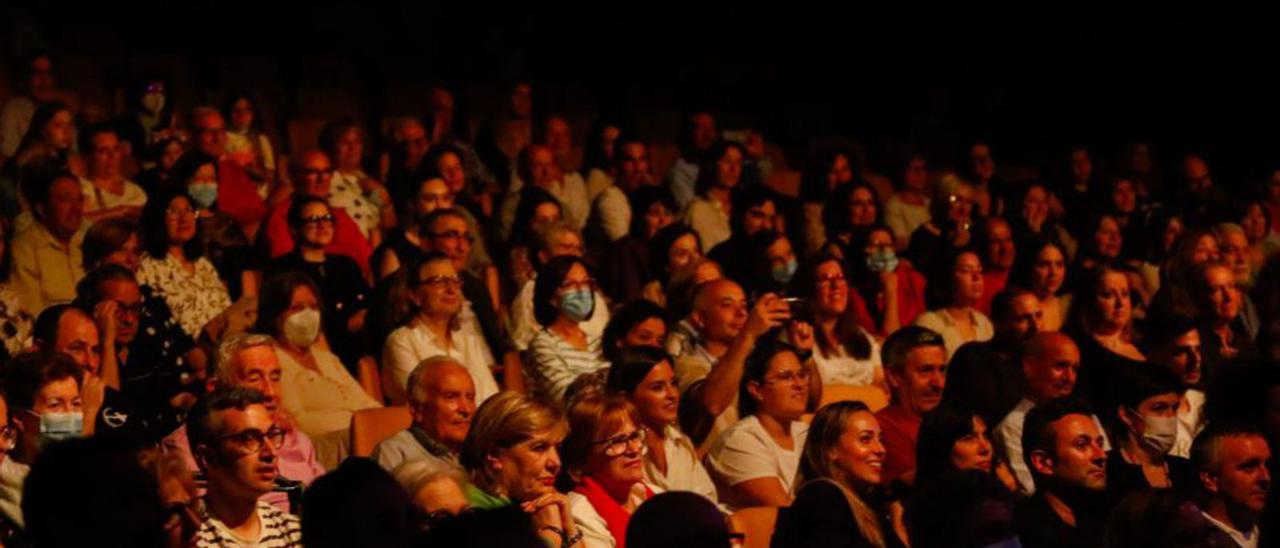 Público en el Auditorio de Monte da Vila.   | //  IÑAKI ABELLA