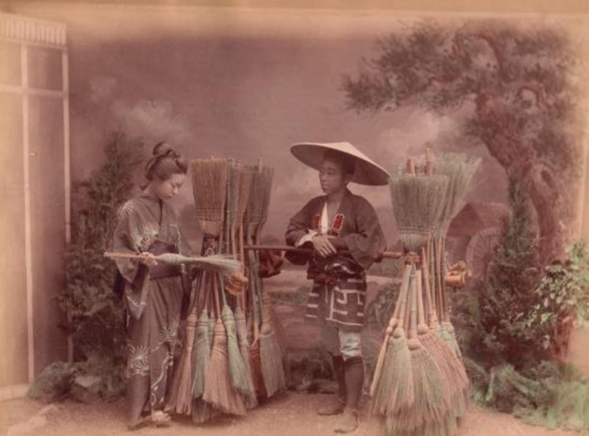 Albúmina japonesa. Vendedor de escobas.