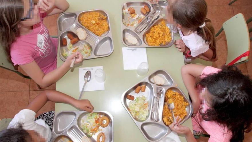 La mayoría de los padres están satisfechos con el servicio de comedor escolar.