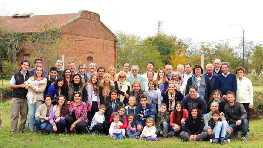 Reunión de miembros de la familia Ortiz en Villa Ortiz, cerca de Chivilcoy, en 2014.