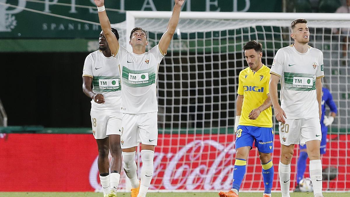 Boyé celebra ante el Cádiz el que pudo ser su último gol como franjiverde.