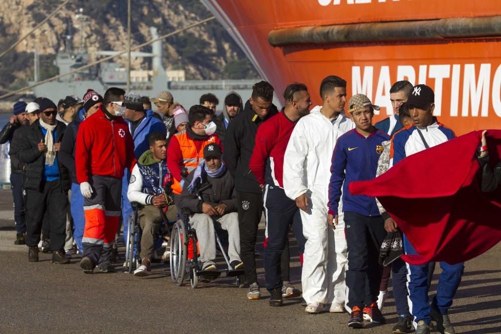 Desembarcan a más de 140 inmigrantes en Cartagena