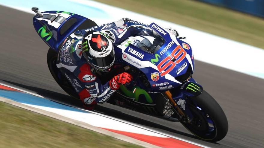 Jorge Lorenzo durante la jornada de ayer en el circuito de Termas de Río Hondo.