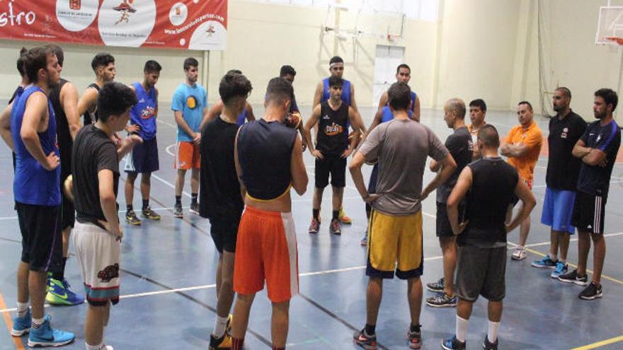 El Aloe Plus Lanzarote durante la primera sesión de entrenamiento.