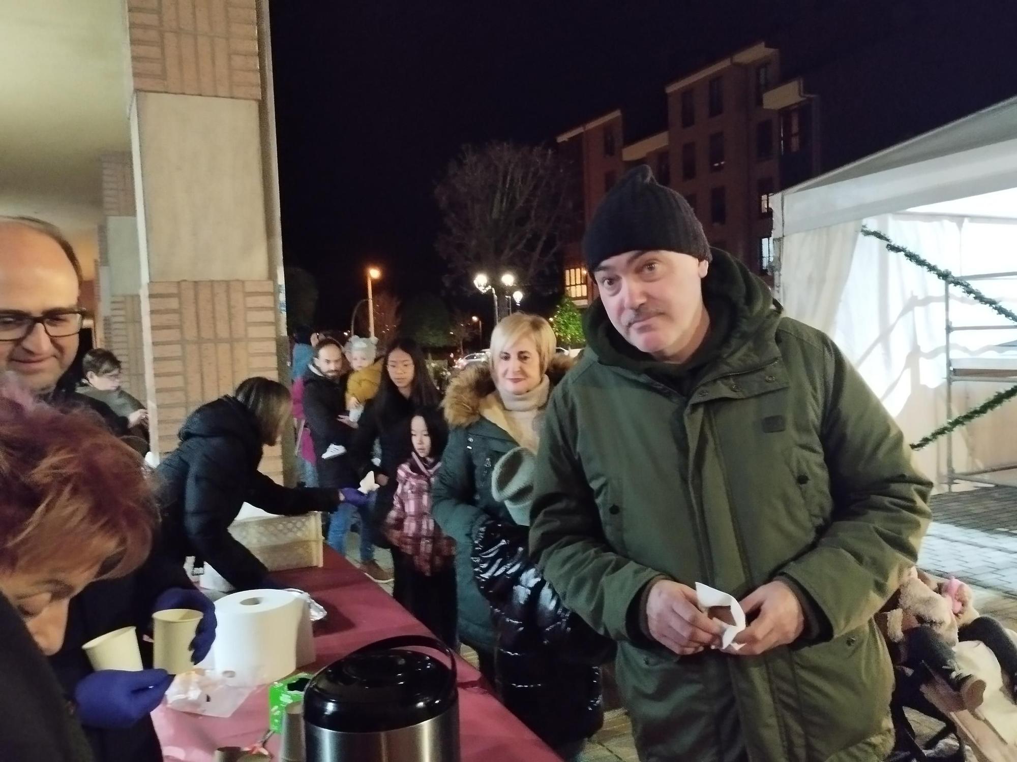 El divertido encendido del alumbrado navideño en Llanera, en imágenes