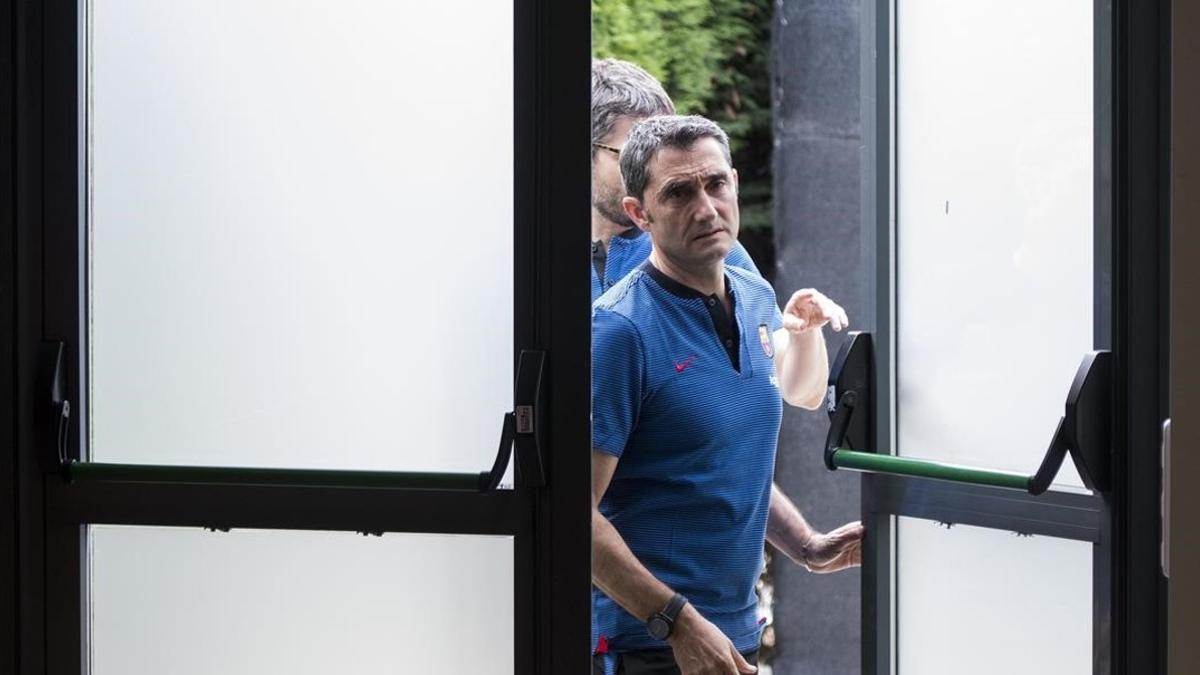 Valverde, antes de comparecer ante los medios en Barcelona.