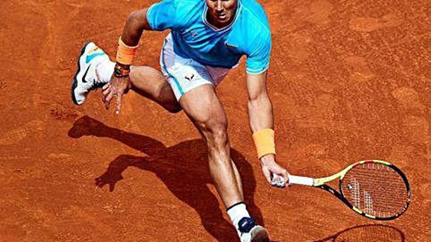 Nadal, durante su partido de ayer ante Mayer.