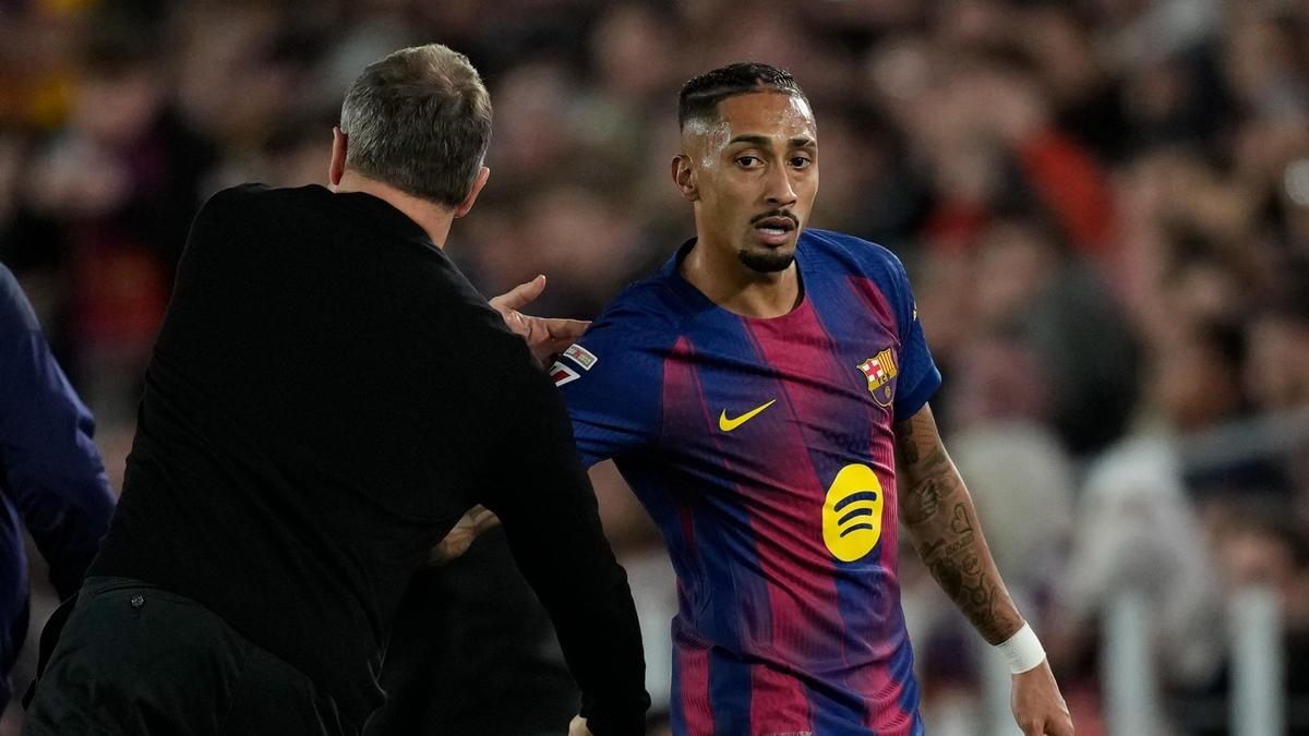 Raphinha y Flick tras el Barça- Alavès