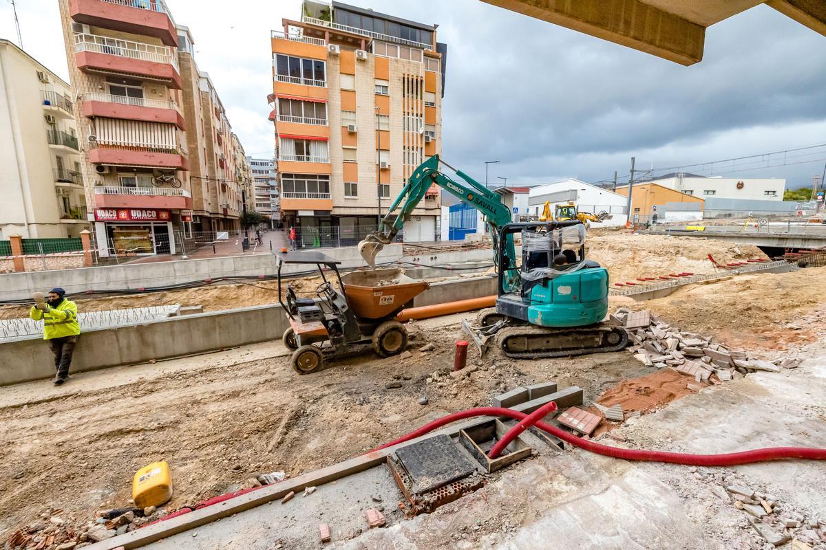 Las obras de la avenida Beniardà avanzan según el calendario.