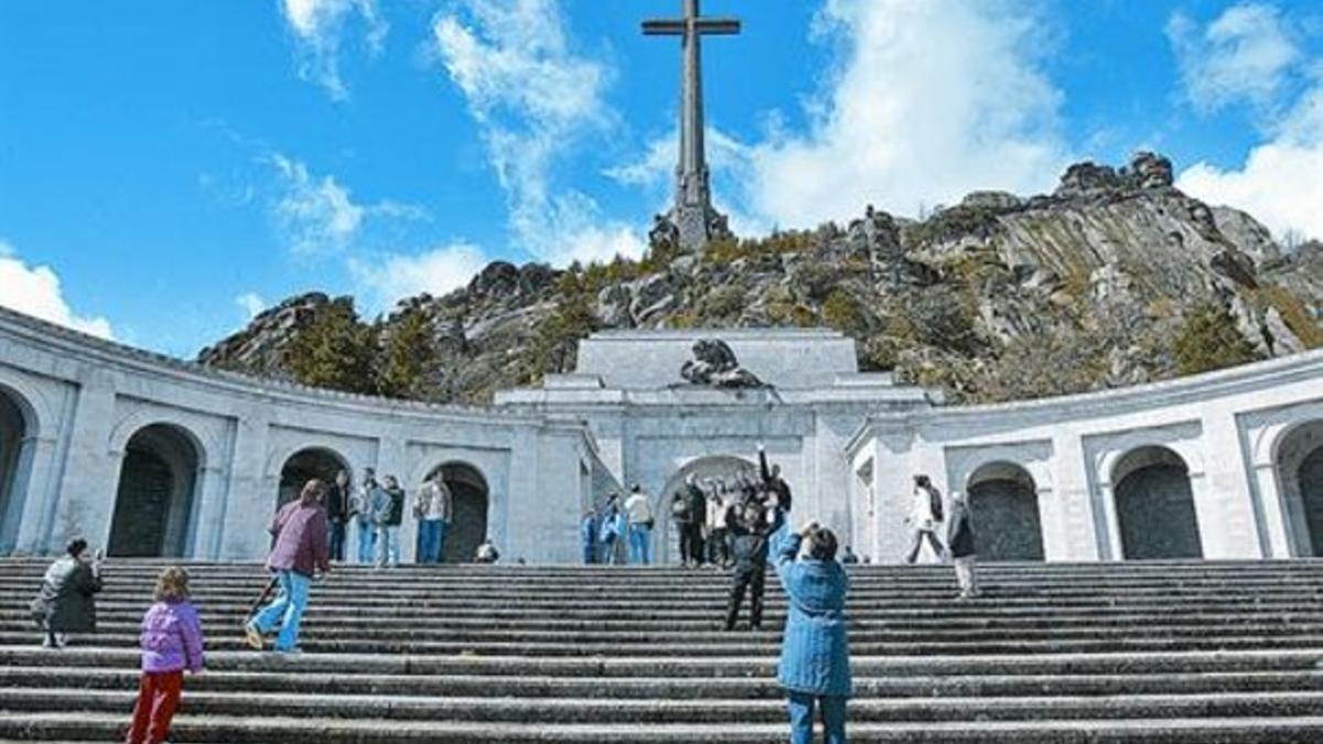 Entrada de la basílica del Valle de los Caídos, en la localidad madrileña de El Escorial.