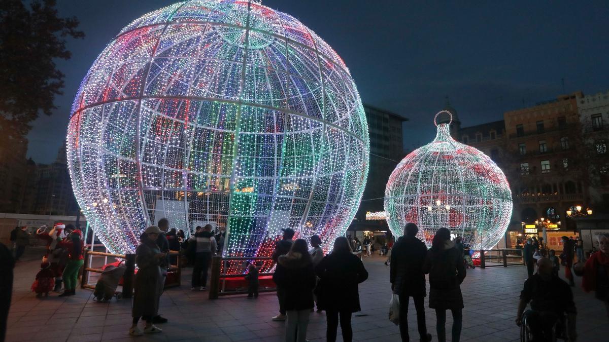 Preparando la Navidad en València: mascarillas en las calles, búsqueda de antígenos y PCR de niños