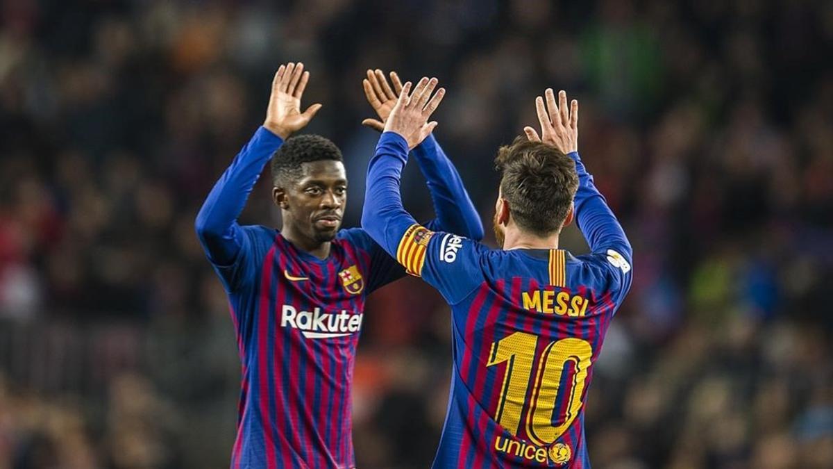 Messi y Dembélé se felicitan en el segundo gol del Barça al Celta.