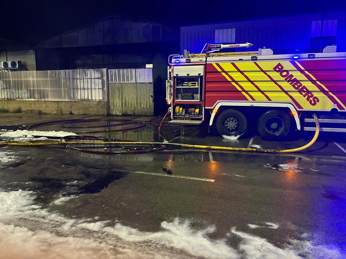Galería de imágenes: Incendio industrial en Benicarló