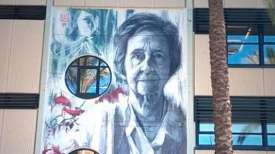 Mural de la bioquímica Margarita Salas en el edificio del rectorado de la UPV.