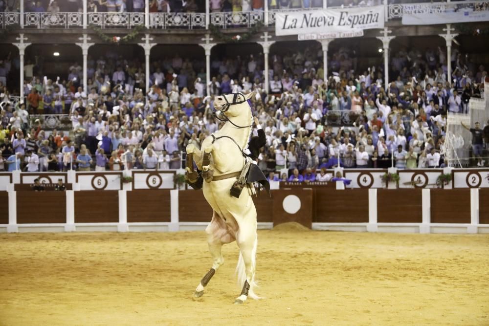 Corrida de rejones en la Feria Taurina de Begoña de 2018.