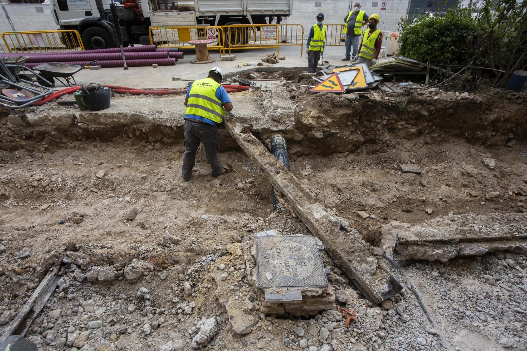 Las obras de la Reina sacan a la luz una posible cuarta muralla de València