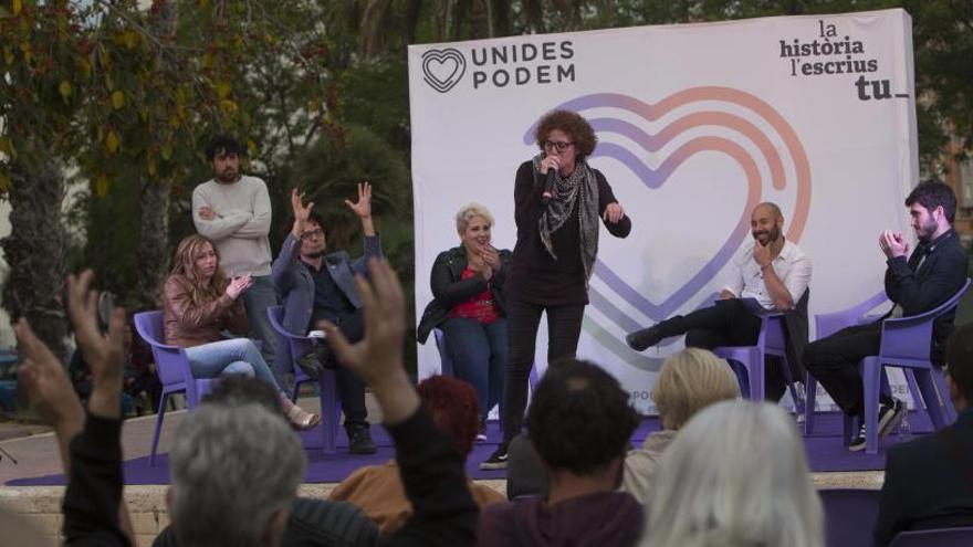 Un instante del mitin de cierre de campaña de Podemos-EU en el parque de San Blas.
