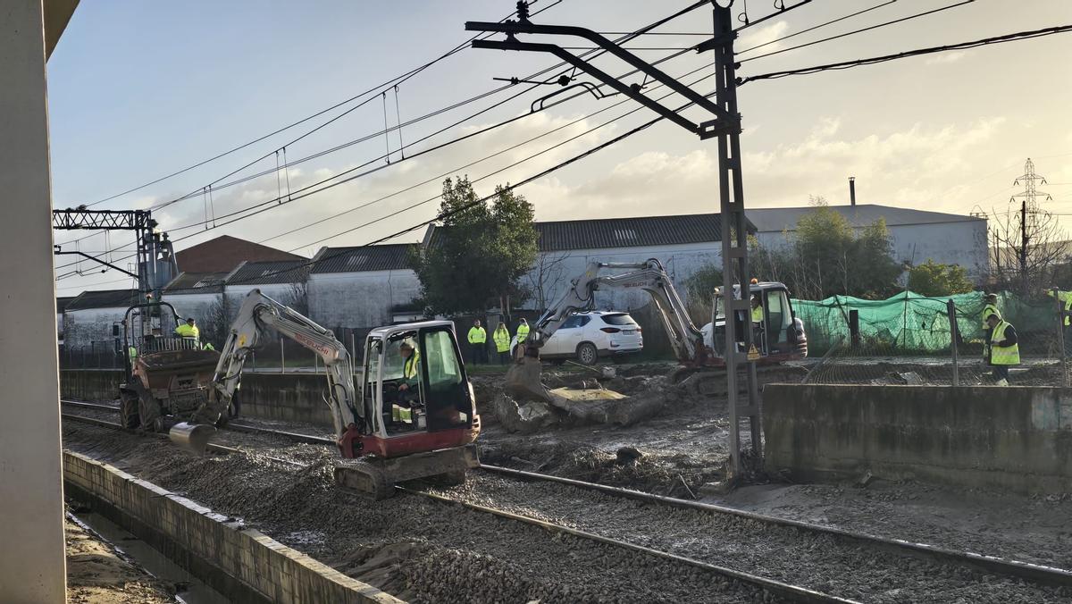 Inundación en las vías de la estación de Villa del Río