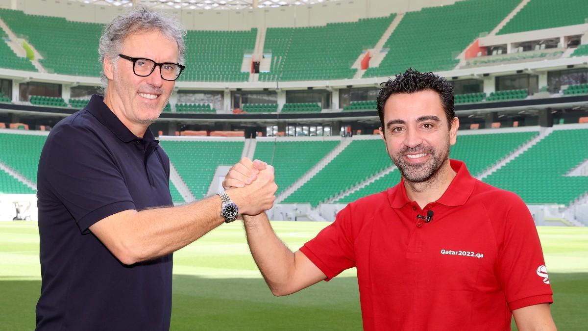 Xavi y Laurent Blanc en el Al Thumama Stadium