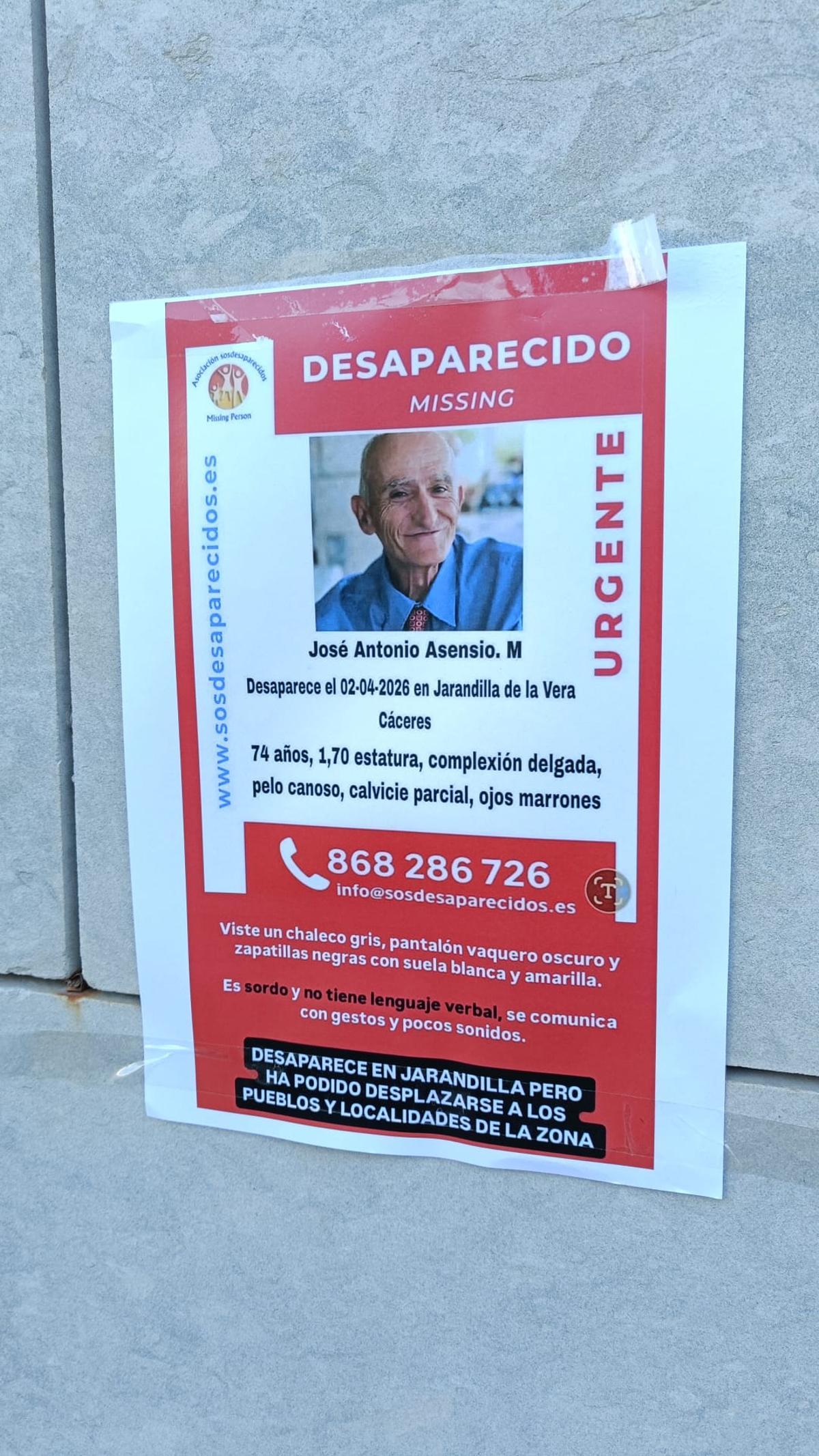 Uno de los carteles que han aparecido en Plasencia sobre la desaparición de José Antonio.