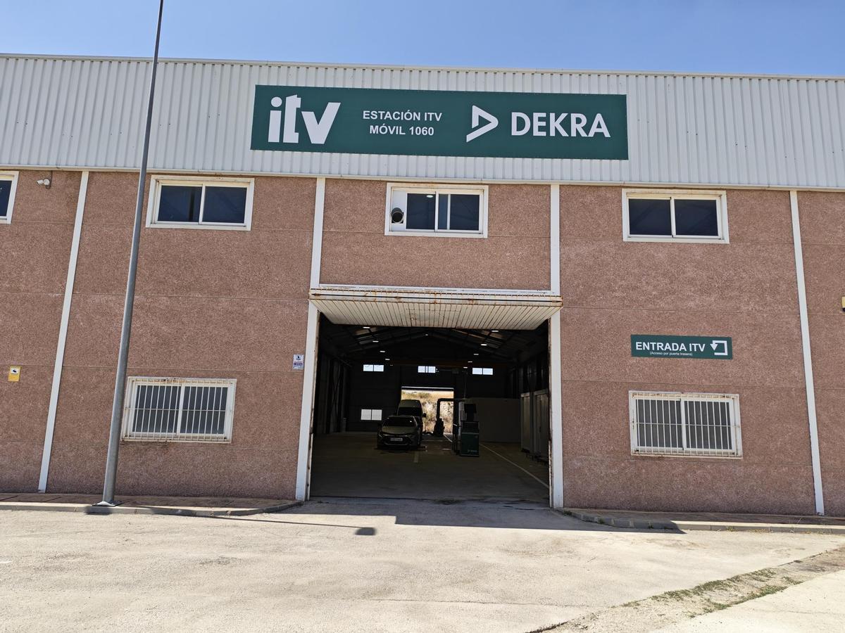 Acceso a la nueva nave de ITV.