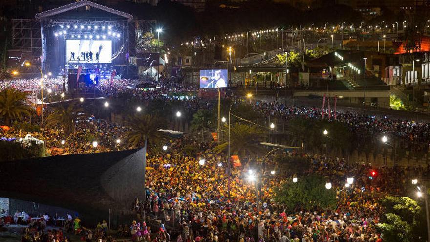 El concejal de Fiestas garantiza que los bailes en la calle tendrán sus escenarios