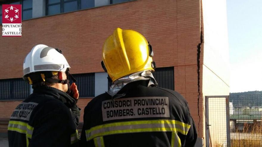 Evacuan un centro de salud de la Vall por la caída de una pared exterior