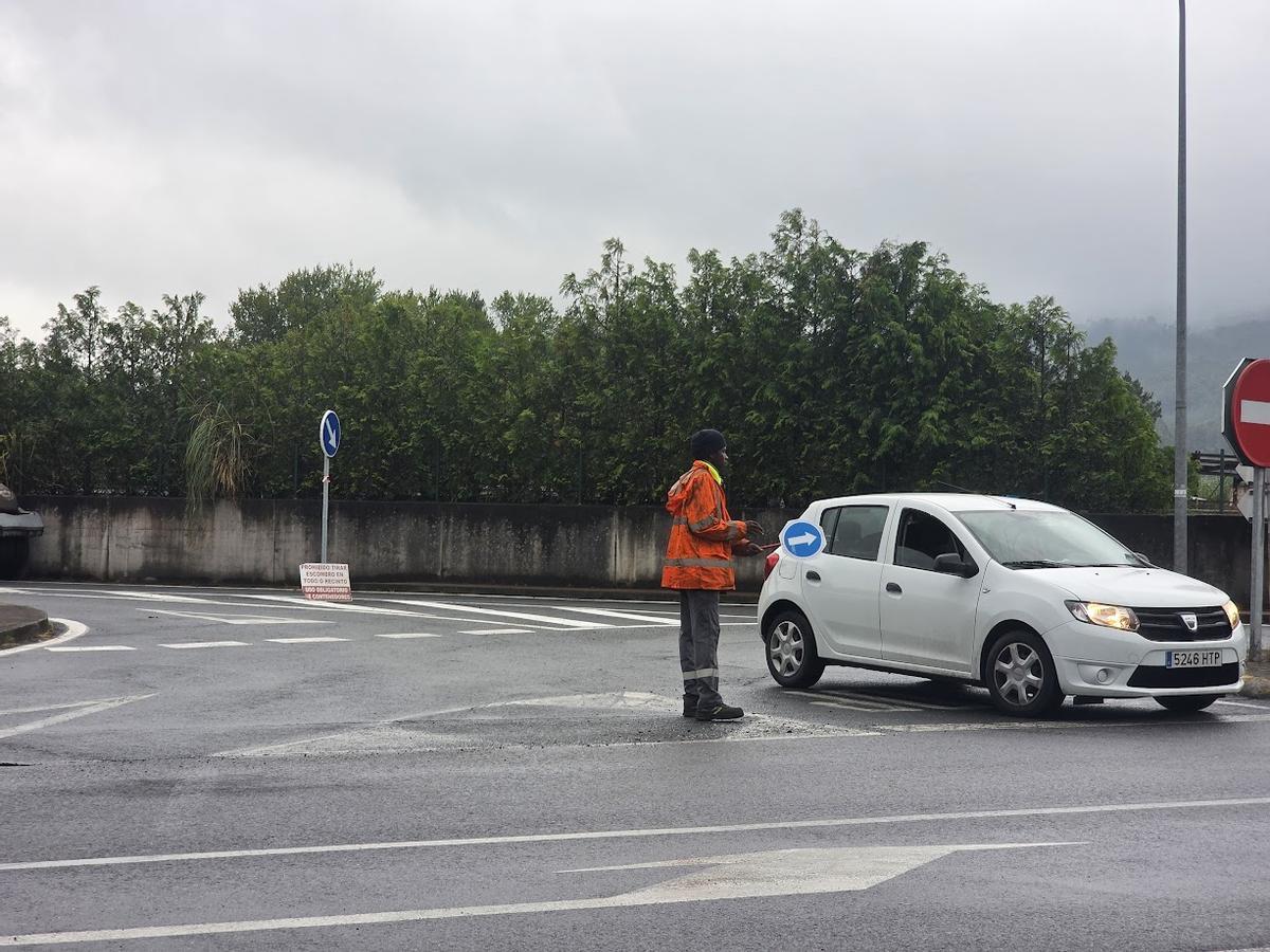 El personal de Marconsa regula el acceso en todas las intersecciones.