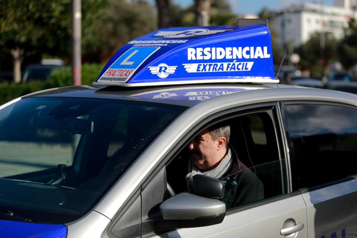 Autoescuela Residencial es la autoescuela líder en número de aprobados en Ibiza.