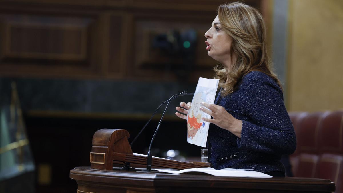 La diputada de Coalición Canaria, Cristina Valido, durante su intervención este miércoles en el pleno del Congreso en el presidente del Gobierno, Pedro Sánchez, comparece a petición para informar sobre el nuevo escenario geopolítico de la Unión Europea y las conclusiones del Consejo Europeo y convencer de la necesidad de que España aumente la inversión en defensa.