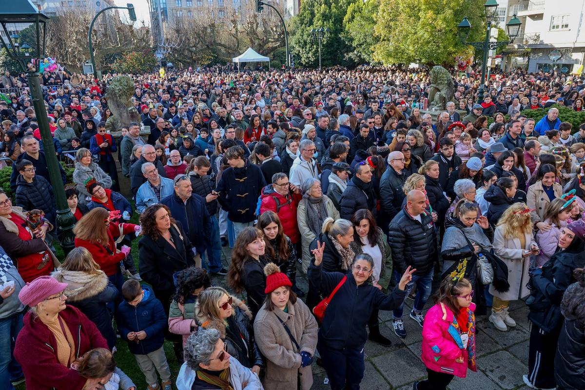 Las fotos de las campanadas anticipadas en Vilagarcía 2025 Las fotos de las campanadas anticipadas en Vilagarcía 2025