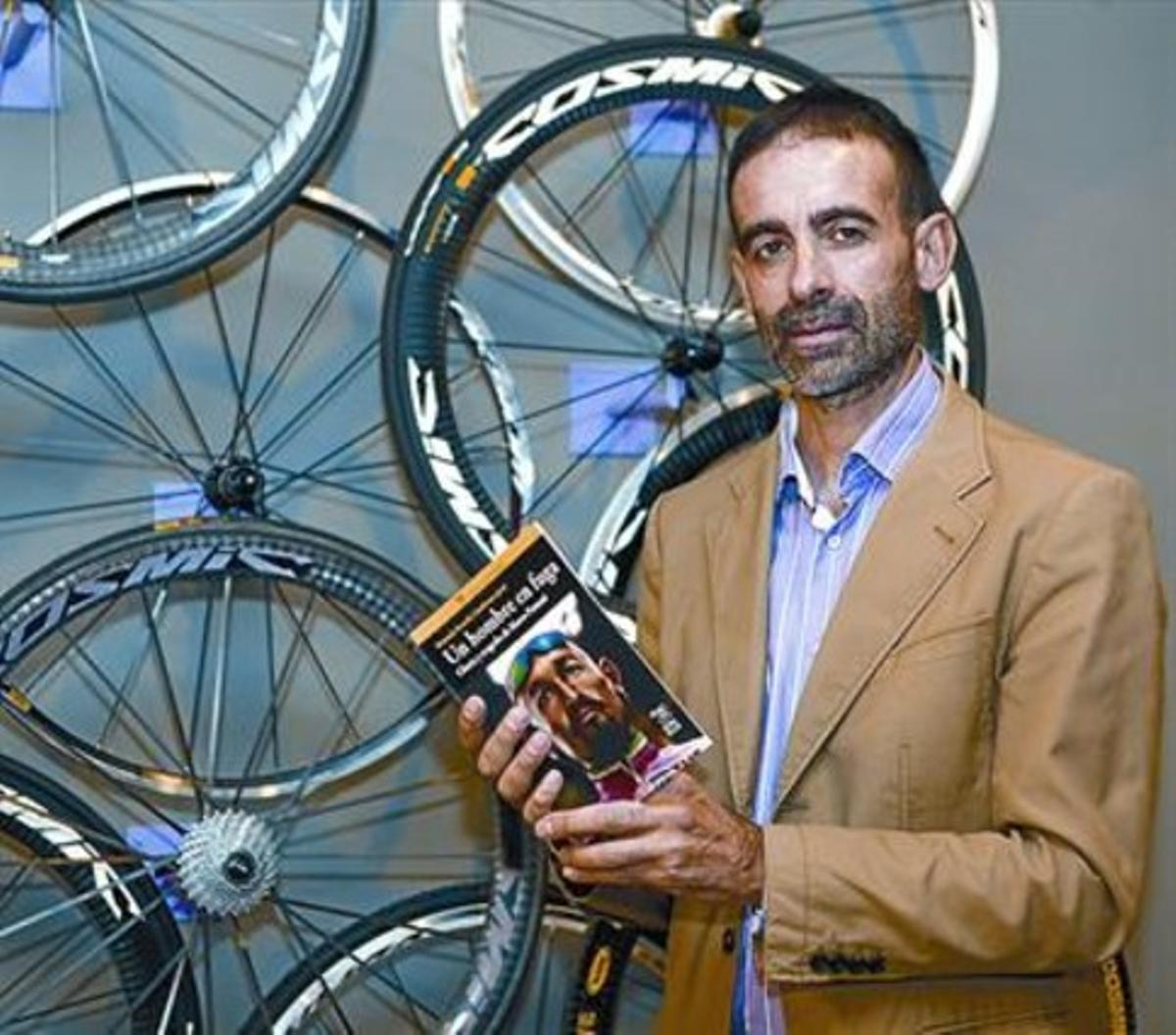 Bernat López, a Pavé Culture Cycliste del Prat, la tarda que va presentar la biografia de Marco Pantani. Bernat López, a Pavé Culture Cycliste del Prat, la tarda que va presentar la biografia de Marco Pantani.