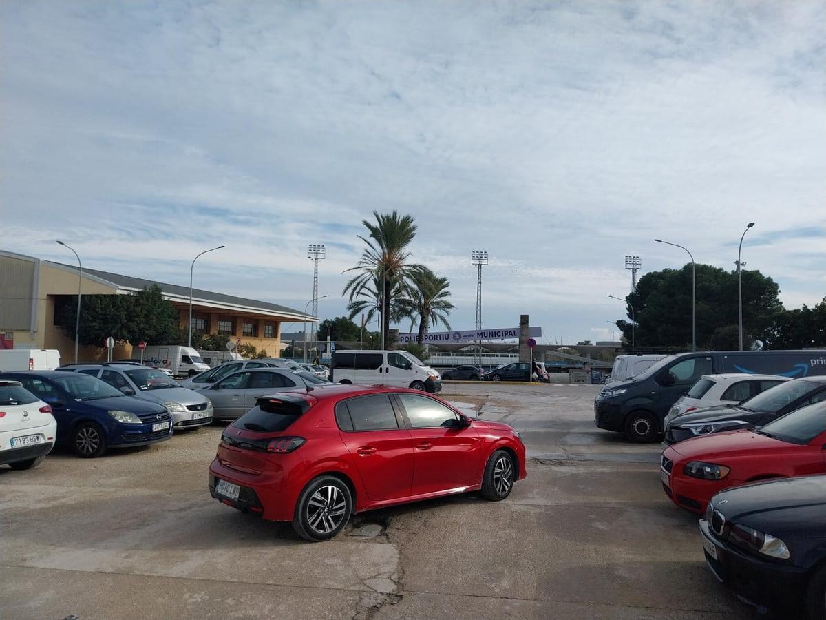 La campa frente al polideportivo que Gandia adquirirá con el canon de la Zona Azul.