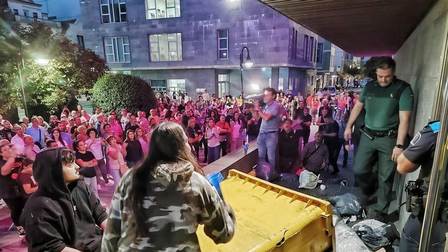 Comerciantes y hosteleros empiezan a pagar cuotas voluntarias de 50 euros para el contencioso contra la subida de la basura