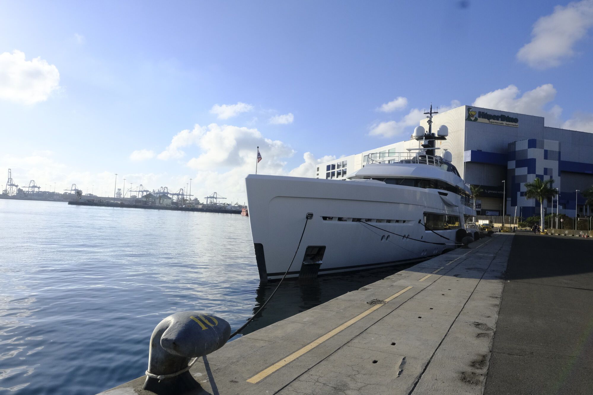 Jornada de puertas abiertas en el 'Open Arms' en el Puerto de Las Palmas