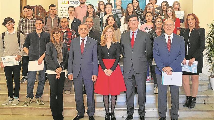 Facsa apuesta por el talento de la UJI con becas para 25 estudiantes