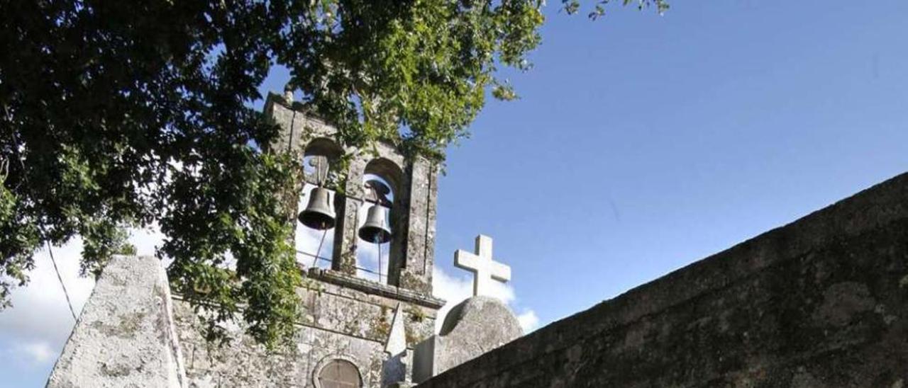 Detalle de la iglesia parroquial de Bermés.