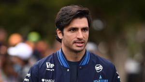 MELBOURNE (Australia), 05/03/2026.- Williams driver Carlos Sainz of Spain arrives at the track ahead of the Formula One Australian Grand Prix practice sessions at Albert Park Circuit in Melbourne, Australia, 06 March 2026. (Fórmula Uno, España) EFE/EPA/JOEL CARRETT AUSTRALIA AND NEW ZEALAND OUT EDITORIAL USE ONLY