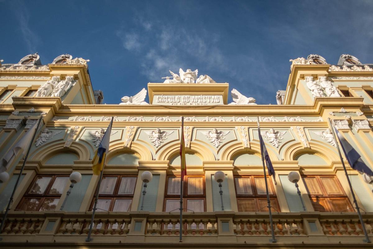 Fachada Círculo de Amistad XIII de Enero