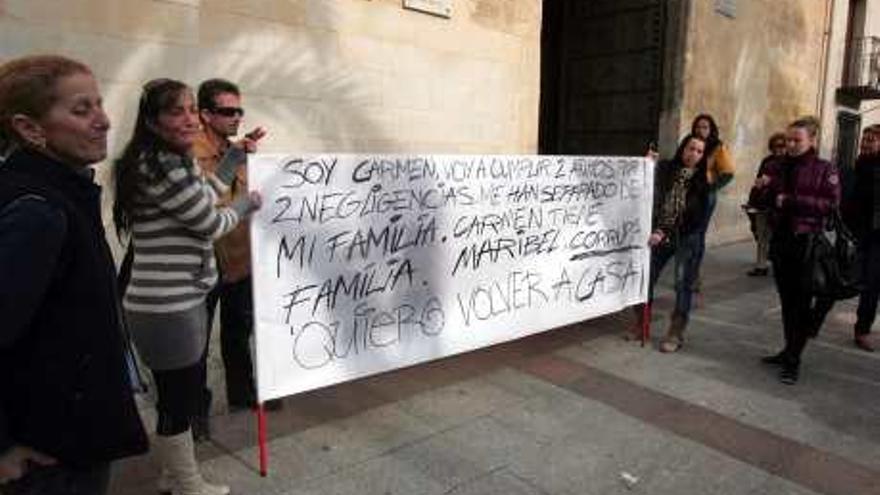 Protesta en la plaça de Baix