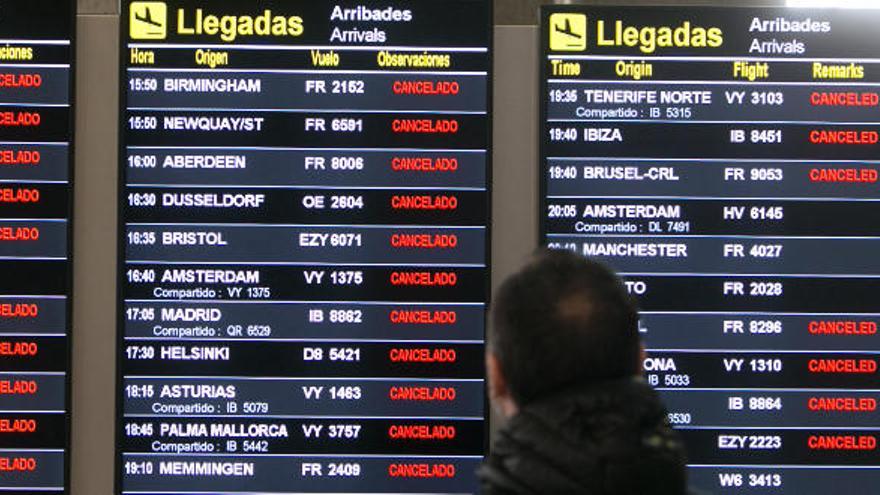 El aeropuerto de Alicante-Elche ya está operativo con 170 vuelos programados hoy martes